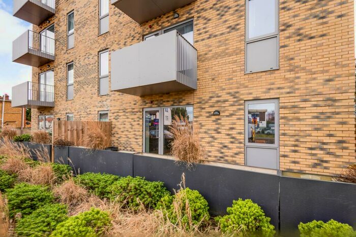 2 Bedroom Apartment To Rent In Steel House, The Metalworks, Slough, SL2