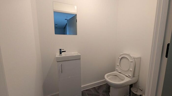 2 Bedroom Apartment To Rent In Apartment Carnation Place, NG9