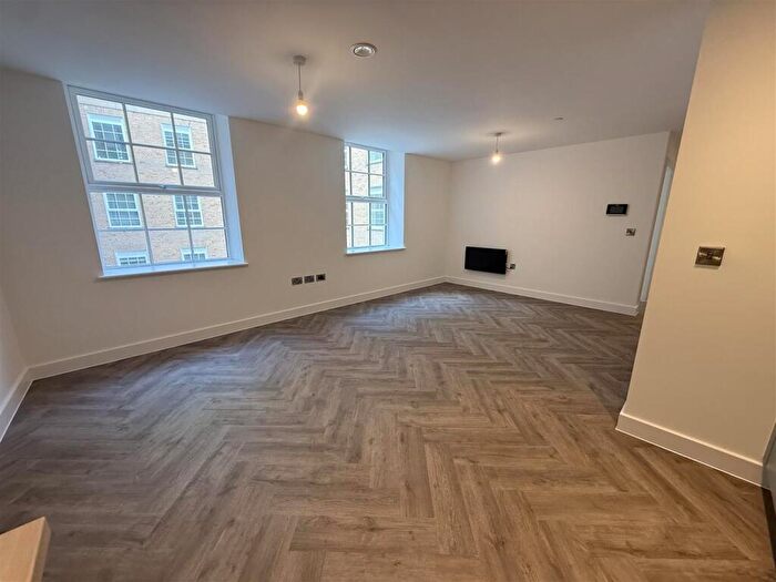 1 Bedroom Apartment To Rent In Fountain Court, Steelhouse Lane, Birmingham, B4