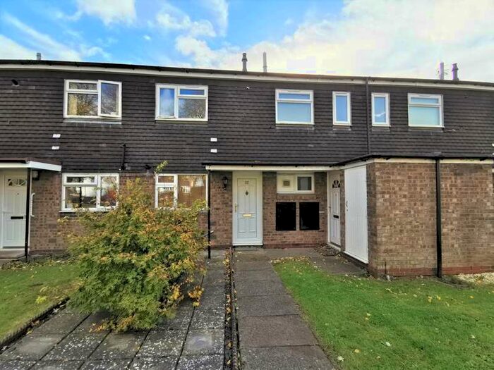 1 Bedroom Ground Maisonette Flat To Rent In Lingfield Walk, Catshill, B61