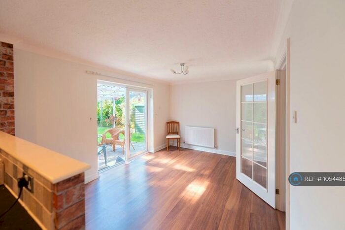 4 Bedroom Detached House To Rent In Speedwell Close, Gloucester, GL4