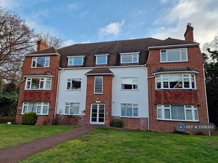 2 Bedroom Flat To Rent In Cedar Court, Bromley, Beckenham, BR3