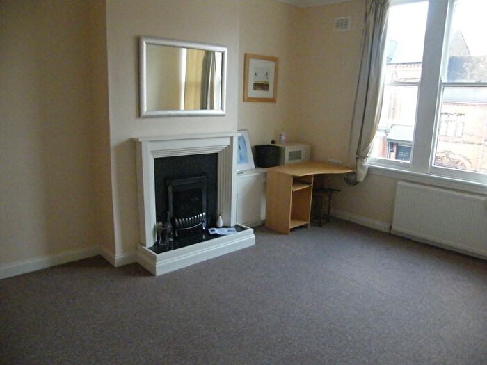 2 Bedroom Flat To Rent In Carlyle Road, Edgbaston, Birmingham, West Midlands, B16