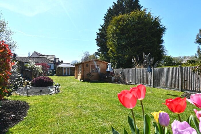 4 Bedroom Detached House For Sale In Old Nazeing Road, Broxbourne, Hertfordshire, EN10