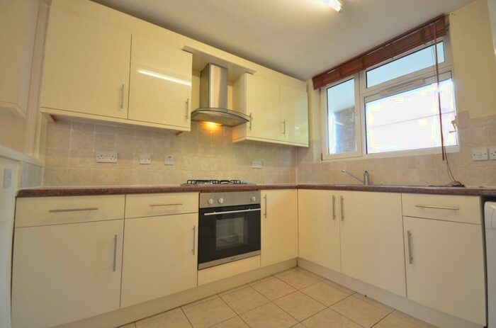 3 Bedroom Maisonette To Rent In Queen Adelaide Road, Penge, SE20
