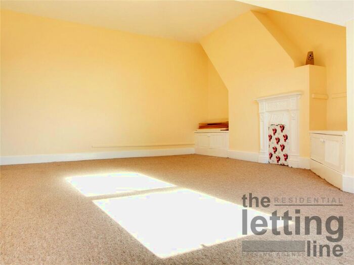2 Bedroom Apartment To Rent In The Ridgeway, Enfield, Middlesex, EN2