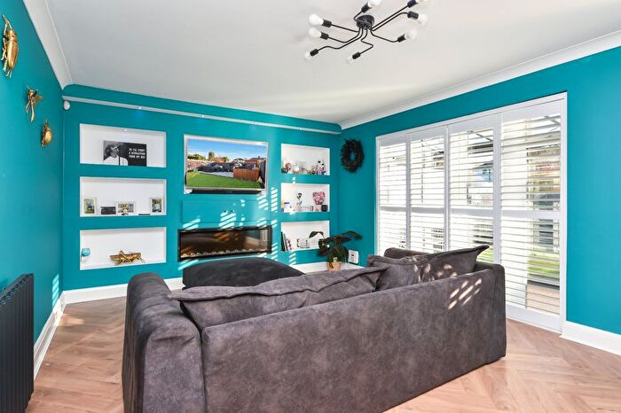 3 Bedroom End Of Terrace House For Sale In Hogarth Drive, Shoeburyness, Essex, SS3