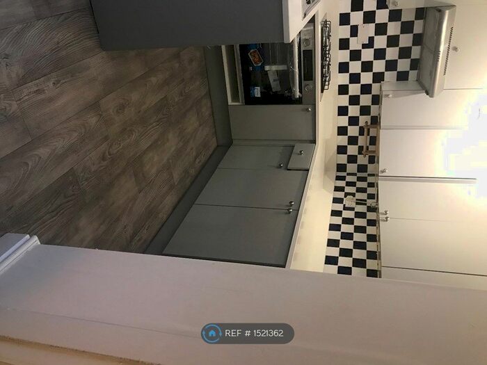 3 Bedroom End Of Terrace House To Rent In Chapmangate, Pocklington, YO42