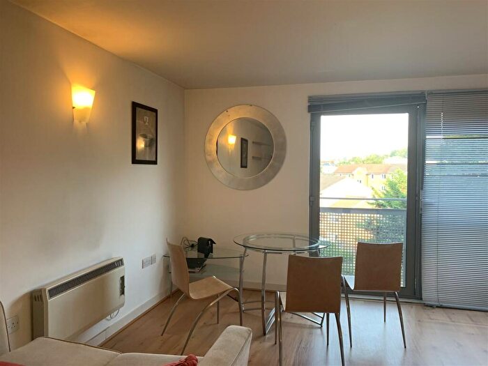 Studio To Rent In Deals Gateway, London, SE13