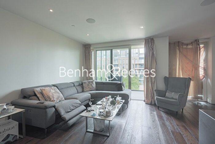 4 Bedroom Flat To Rent In Central Avenue, Fulham, SW6