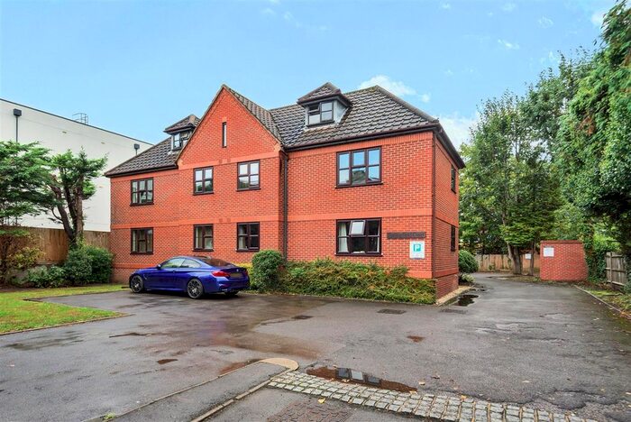 1 Bedroom Flat To Rent In Oldfield Road, Maidenhead, SL6