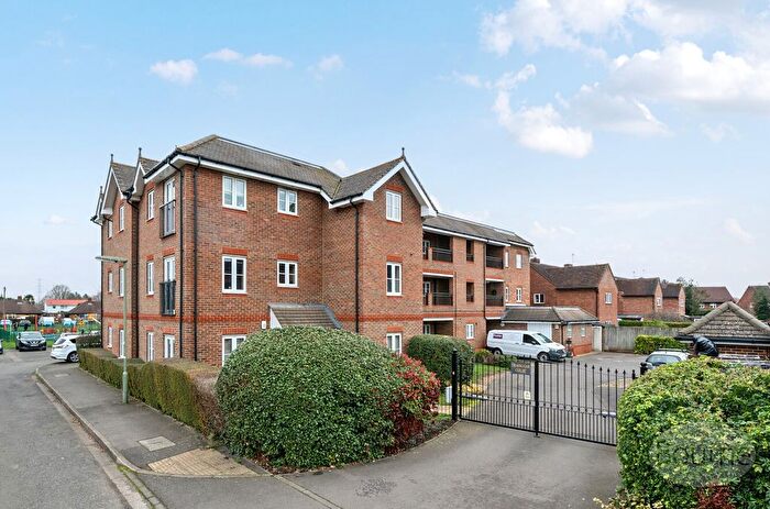 1 Bedroom Flat For Sale In Trafalgar Court, Cobham, Surrey, KT11