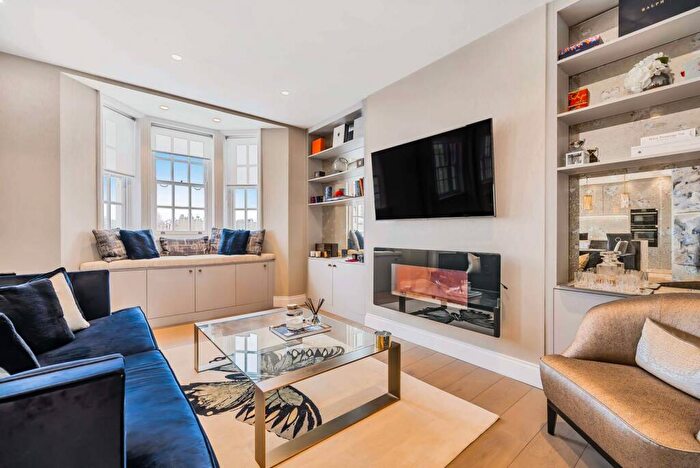 2 Bedroom Flat For Sale In Kings Road, Chelsea, London, SW10