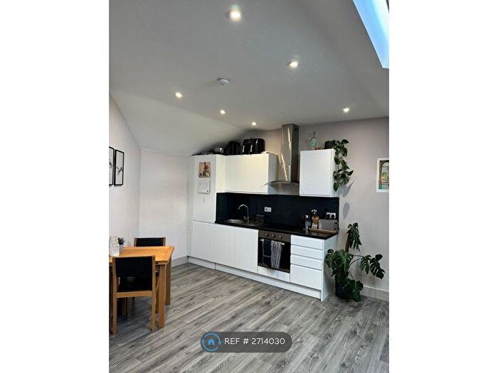 1 Bedroom Flat To Rent In Cube House, Stoke Mandeville, Aylesbury, HP22