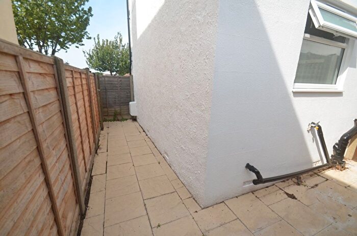 1 Bedroom Flat To Rent In Barmouth Road, Shirley, Croydon, CR0