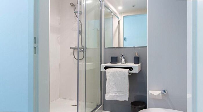 1 Bedroom Flat To Rent In Cathedral Road, Derby, DE1