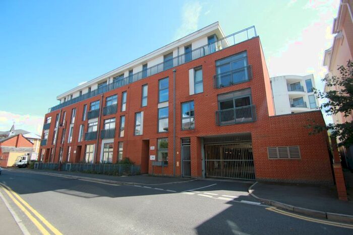1 Bedroom Apartment To Rent In Chertsey, KT16