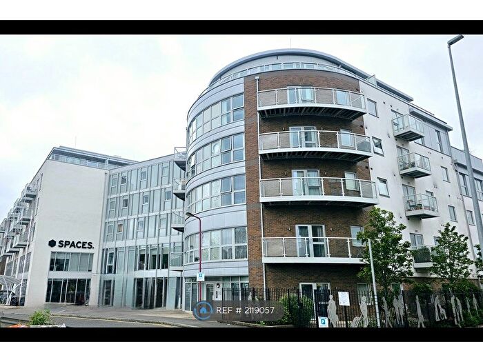 1 Bedroom Flat To Rent In Station View, Guildford, GU1