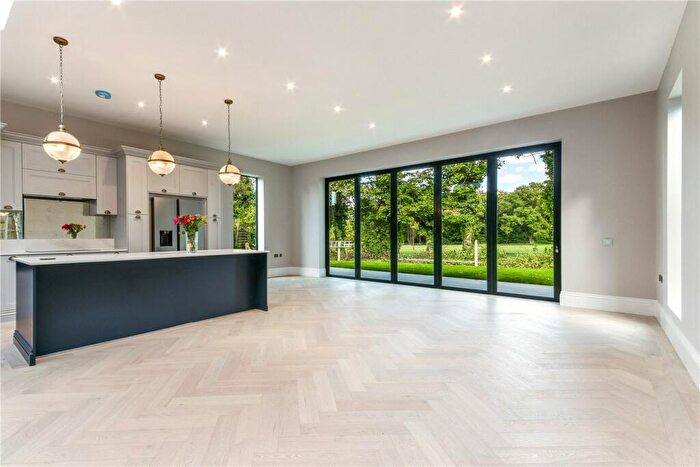 4 Bedroom Detached House For Sale In Gilhams Avenue, Banstead, Surrey, SM7