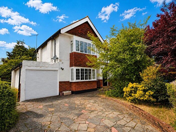 3 Bedroom Detached House For Sale In West Coulsdon, Surrey, CR5