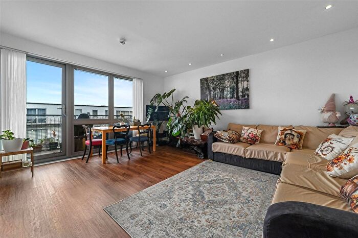 2 Bedroom Flat For Sale In Wick Lane, London, E3