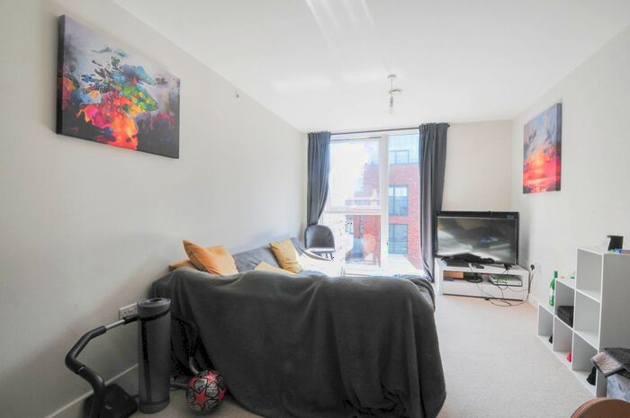 2 Bedroom Flat To Rent In Ordsall Lane, Salford, M5