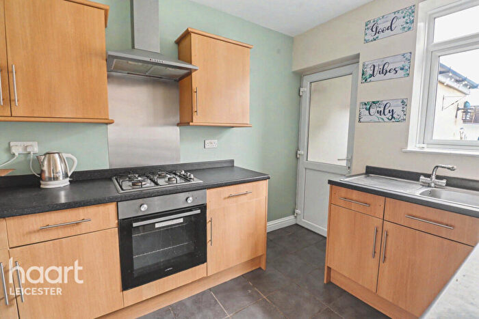 3 Bedroom Semi Detached House For Sale In Bendbow Rise, Leicester, LE3