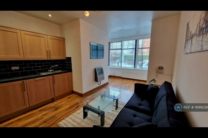 2 Bedroom Flat To Rent In Didsbury, Manchester, M20