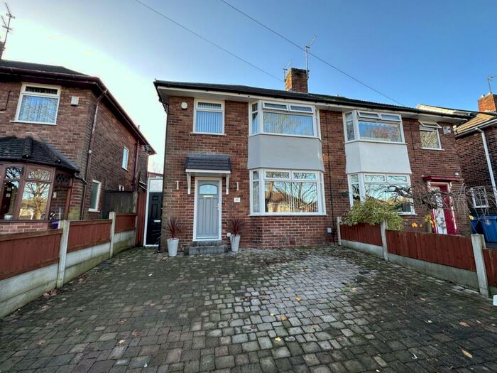 3 Bedroom Semi Detached House For Sale In Staniforth Place, Liverpool, L16