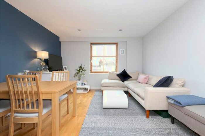 1 Bedroom Flat To Rent In Highbury Gardens, Holloway Road, London, N7