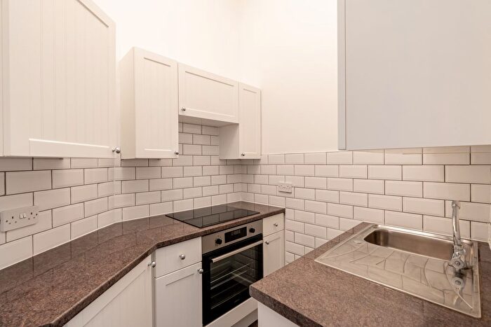 1 Bedroom Flat For Sale In / Dean Park Street, Edinburgh, EH4