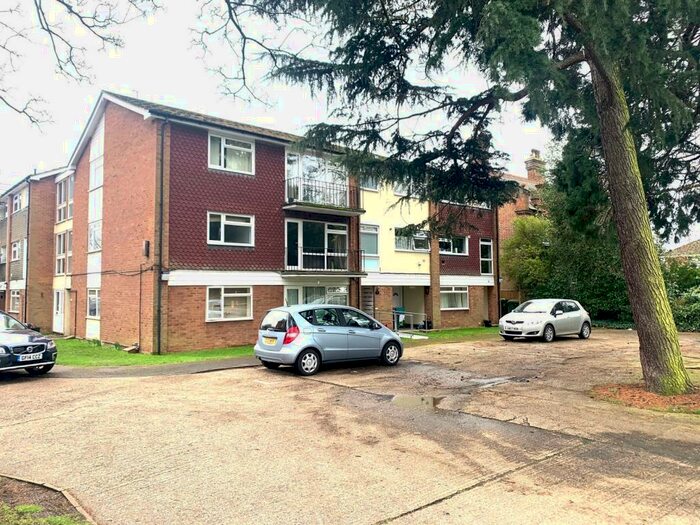 3 Bedroom Maisonette To Rent In Bath Road, Reading, RG1
