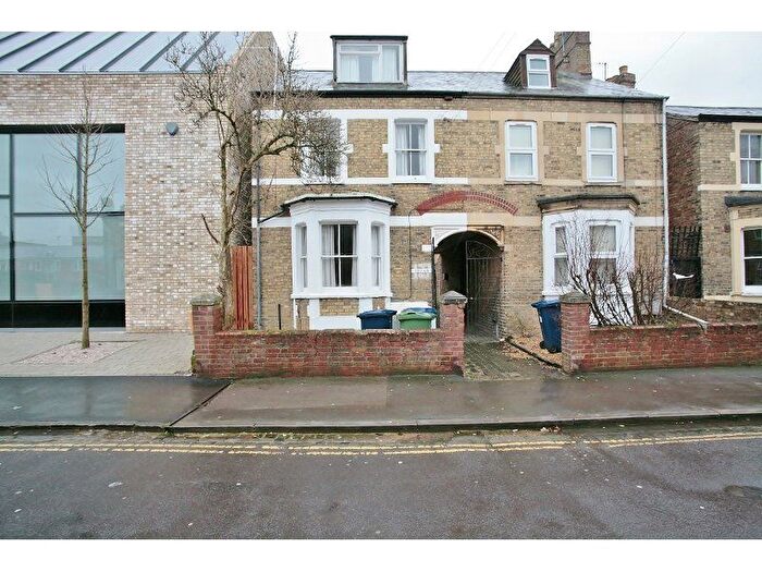 2 Bedroom Flat To Rent In Bullingdon Road, Oxford, OX4