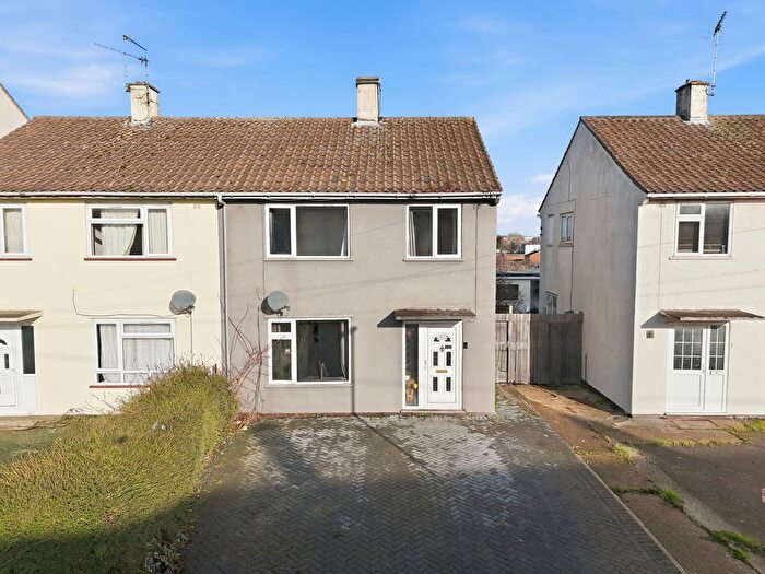 3 Bedroom Semi Detached House For Sale In Forest Drive, Chelmsford, CM1