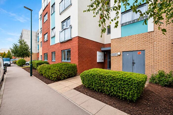 2 Bedroom Apartment For Sale In Admiral Drive, Stevenage, SG1