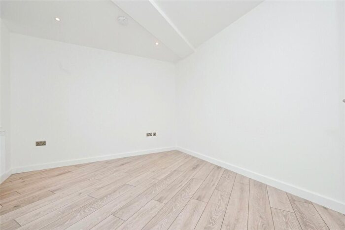 1 Bedroom Flat For Sale In Cresta House, Alma Street, Luton, LU1