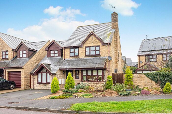 5 Bedroom Detached House For Sale In Rendcomb Drive, Cirencester, Gloucestershire, GL7