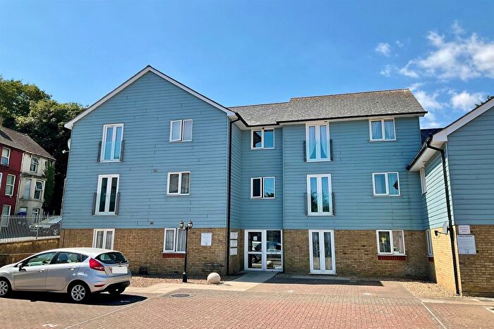 1 Bedroom Flat For Sale In Stable Court, Tower Hamlets Road, Dover, CT17