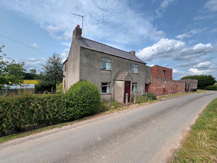3 Bedroom Detached House For Sale In Newland, Selby, YO8