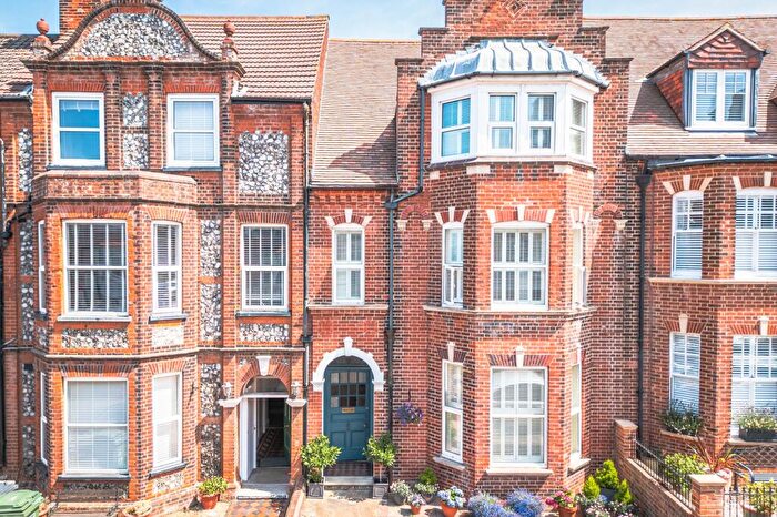 5 Bedroom Terraced House For Sale In Five Bedroom Elegant Victorian Townhouse In Cromer, NR27