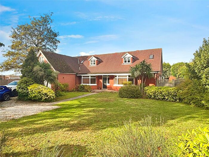 4 Bedroom Bungalow For Sale In Thorne Road, Edenthorpe, Doncaster, South Yorkshire, DN3