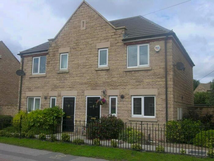 3 Bedroom Semi-detached House To Rent In Pasture View, Ackworth, Pontefract, WF7