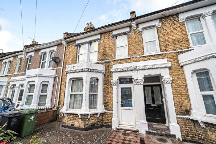 3 Bedroom Terraced House For Sale In Ringstead Road, London, SE6