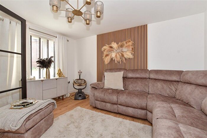 3 Bedroom Semi-Detached House For Sale In Butlers Way, East Grinstead, West Sussex, RH19