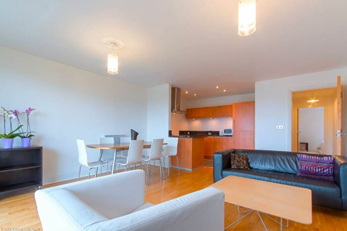 3 Bedroom Flat For Sale In Regents Park Road, Primrose Hill, Belsize Park, NW1