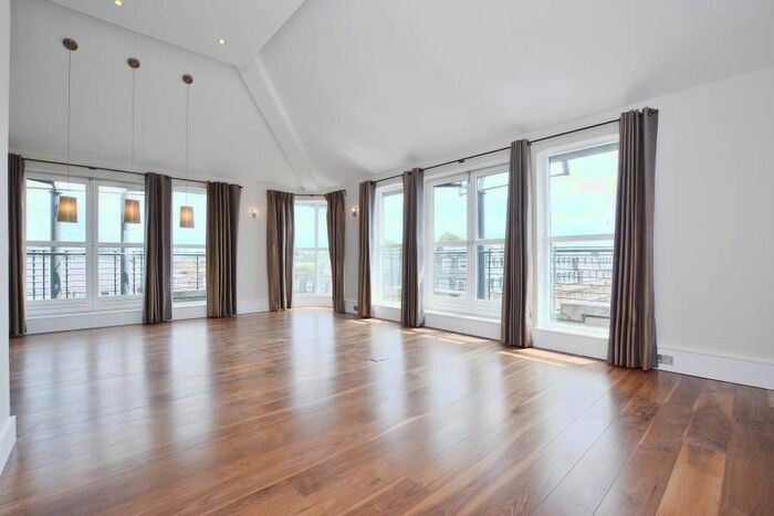 3 Bedroom Flat To Rent In Artesian Road, London, W2
