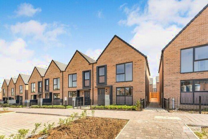 3 Bedroom Property To Rent In Wildflower Avenue, Bristol, BS13