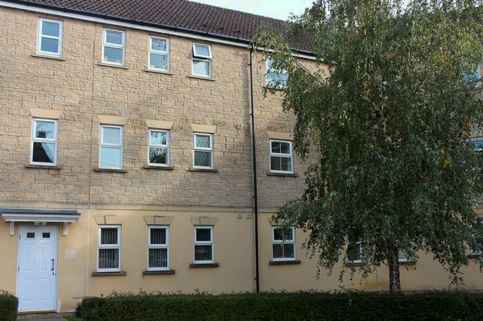 2 Bedroom Flat To Rent In Kingfisher Court, Calne, SN11