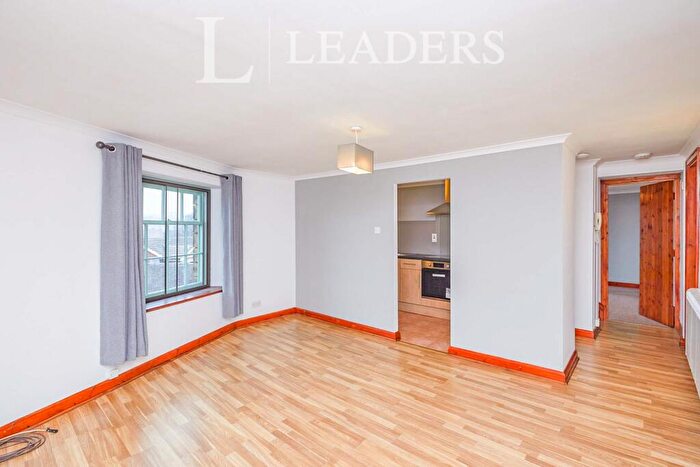 2 Bedroom Apartment To Rent In Church Street, DE56