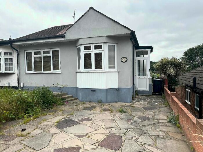 3 Bedroom Semi-Detached Bungalow To Rent In Edmunds Avenue, Orpington, Kent, BR5
